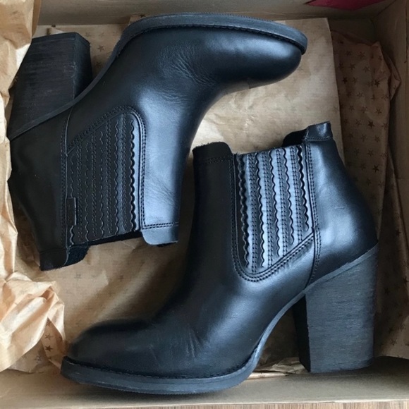 Levi’s Ankle Leather Boots - Picture 5 of 5